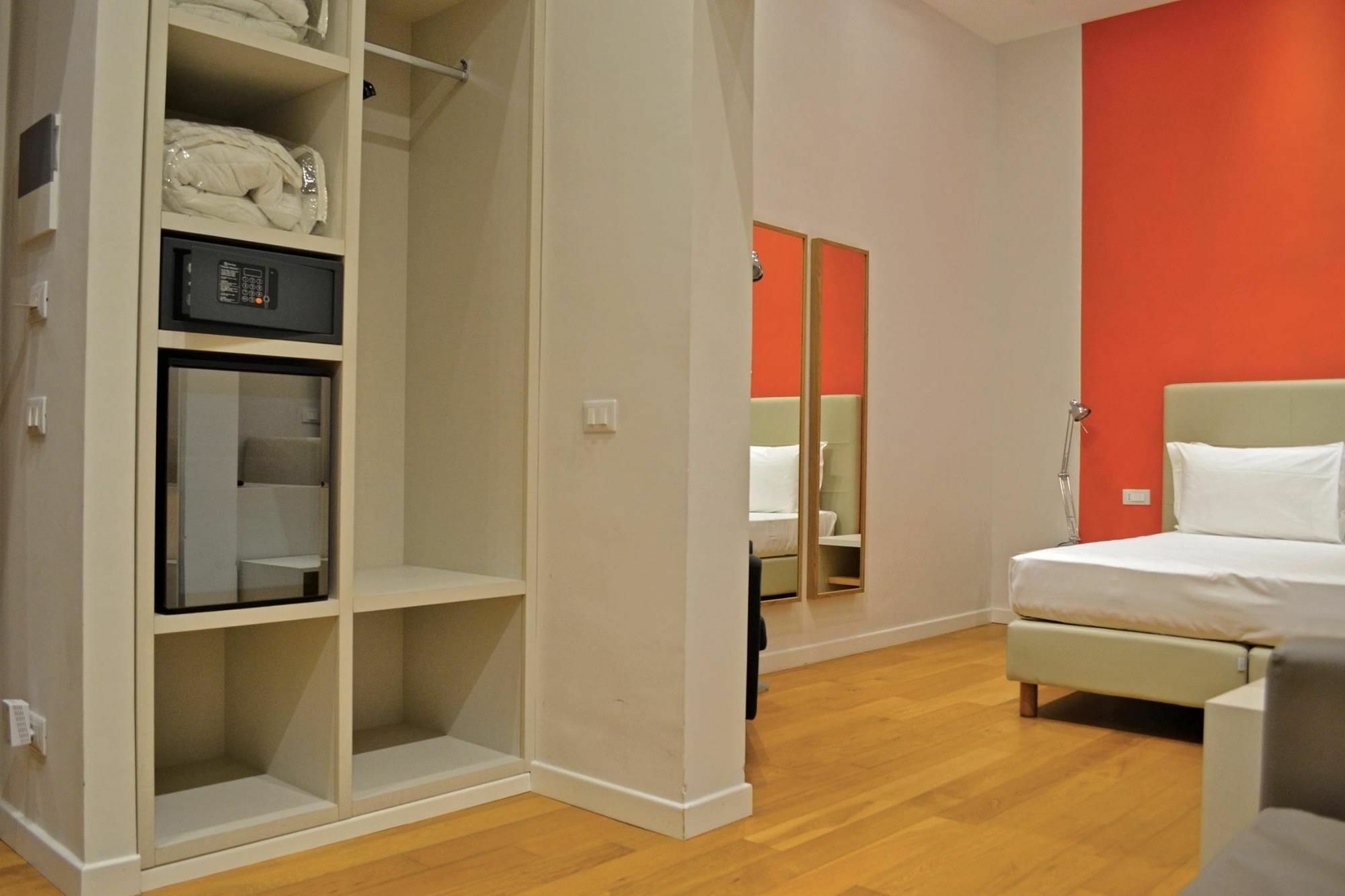 Sofia'S Suites Guesthouse Rome Bagian luar foto